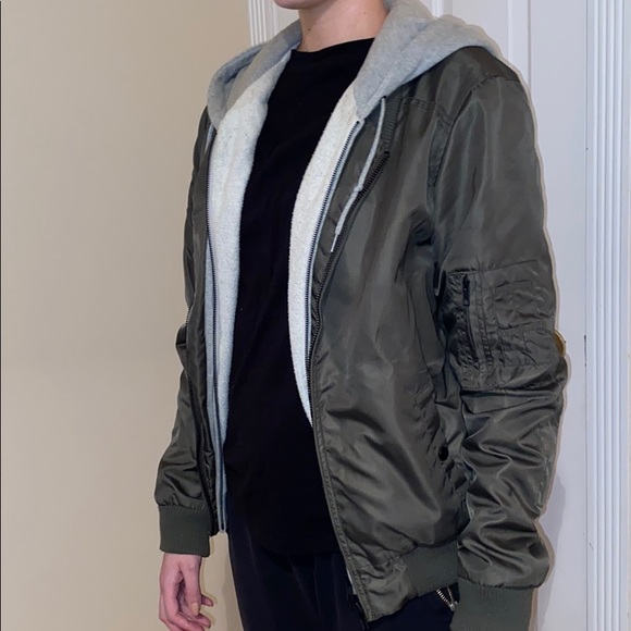 Bomber with hood - Picture 3 of 3